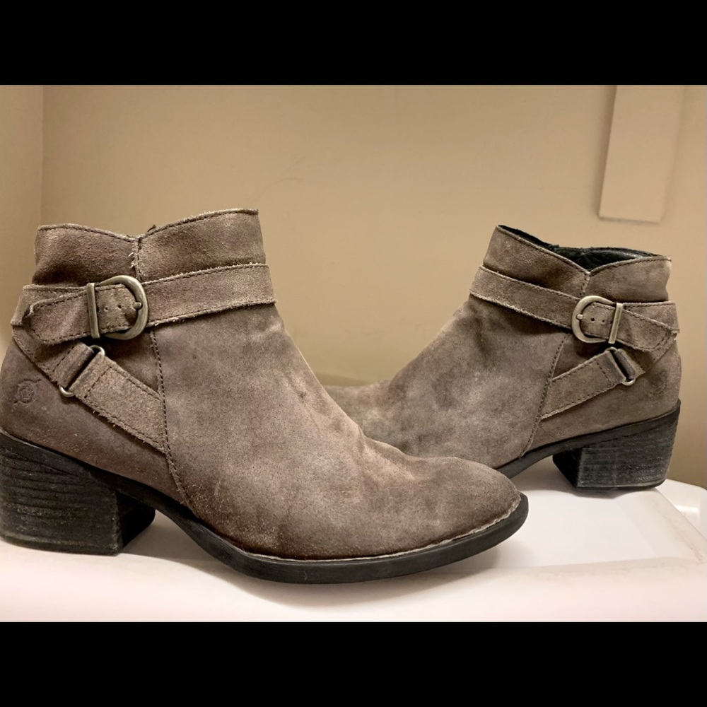 Born - Women’s 9 - REAL Suede!  ankle booties